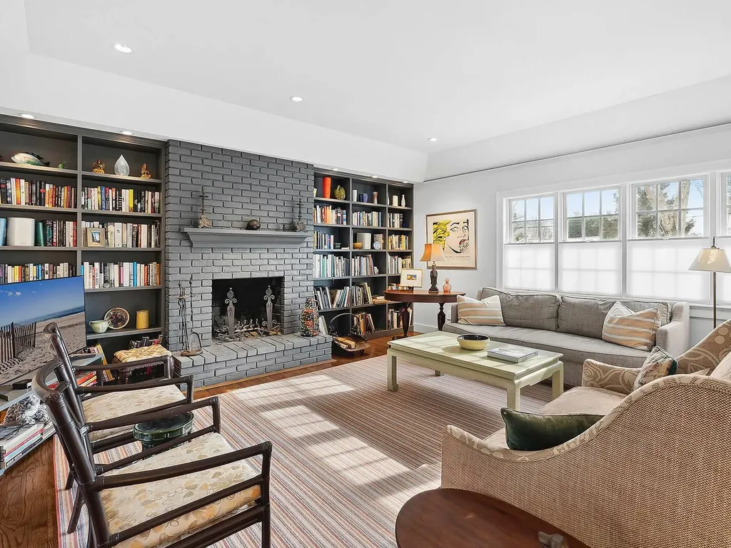 51 Cooper Street Southampton NY 11968