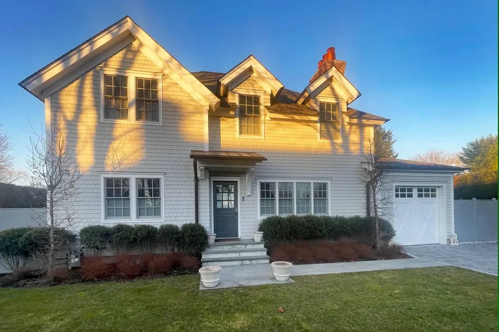 51 Cooper Street Southampton NY 11968