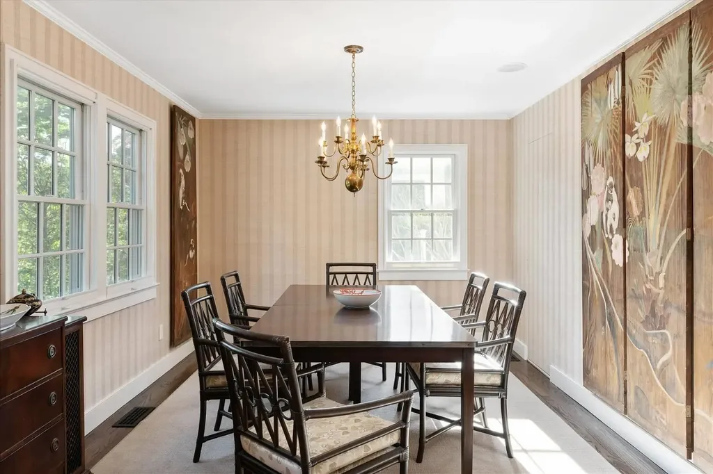 51 Cooper Street Southampton NY 11968
