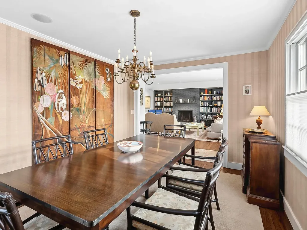 51 Cooper Street Southampton NY 11968