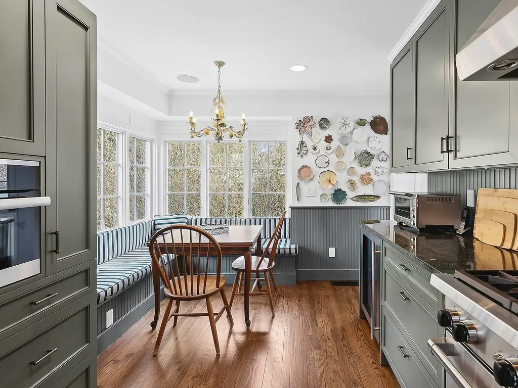 51 Cooper Street Southampton NY 11968