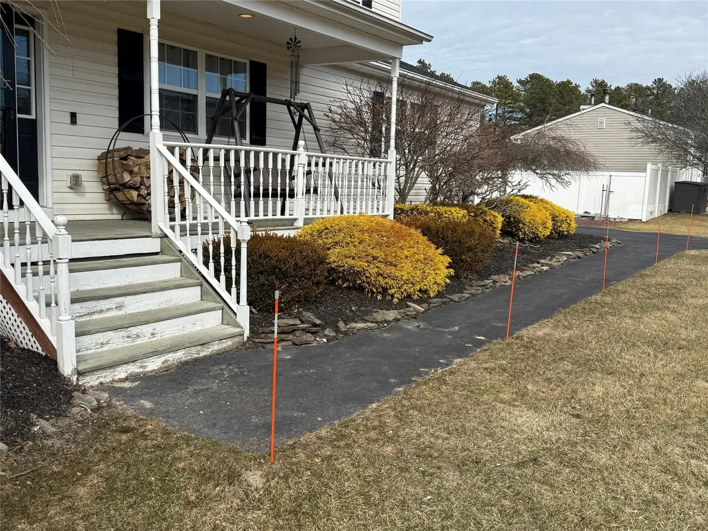 57 Gull Dip Road Ridge NY 11961