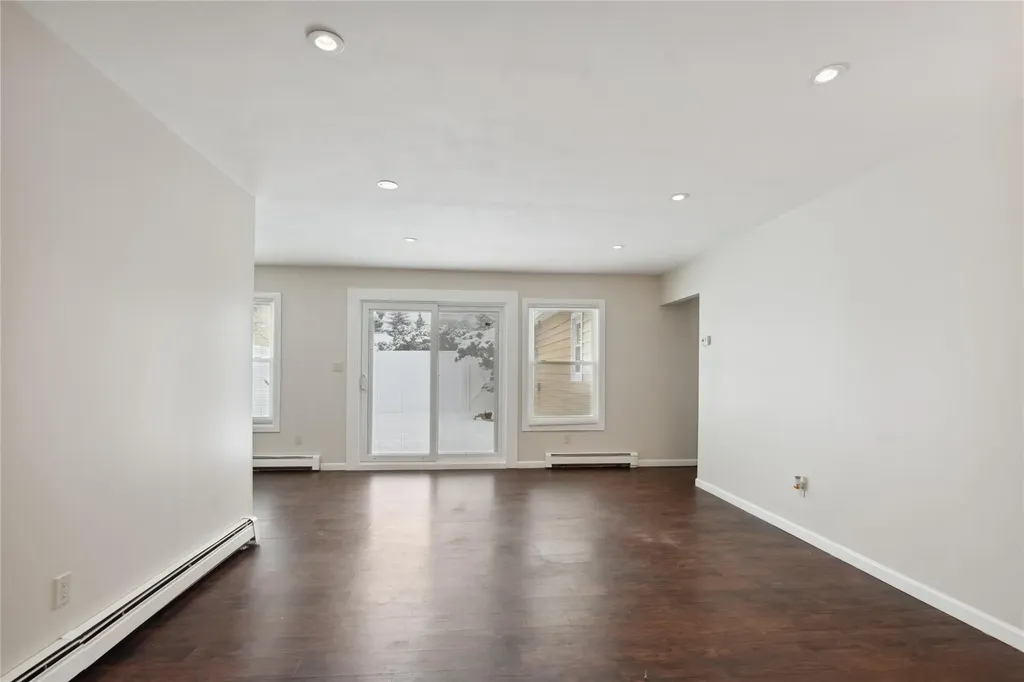 4 Dunlop Court Commack NY 11725