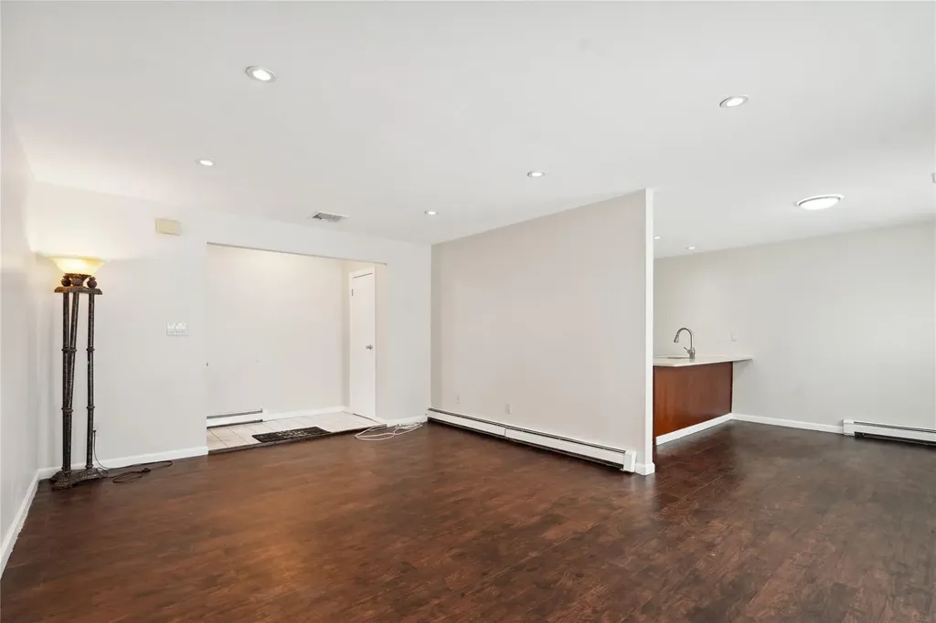 4 Dunlop Court Commack NY 11725