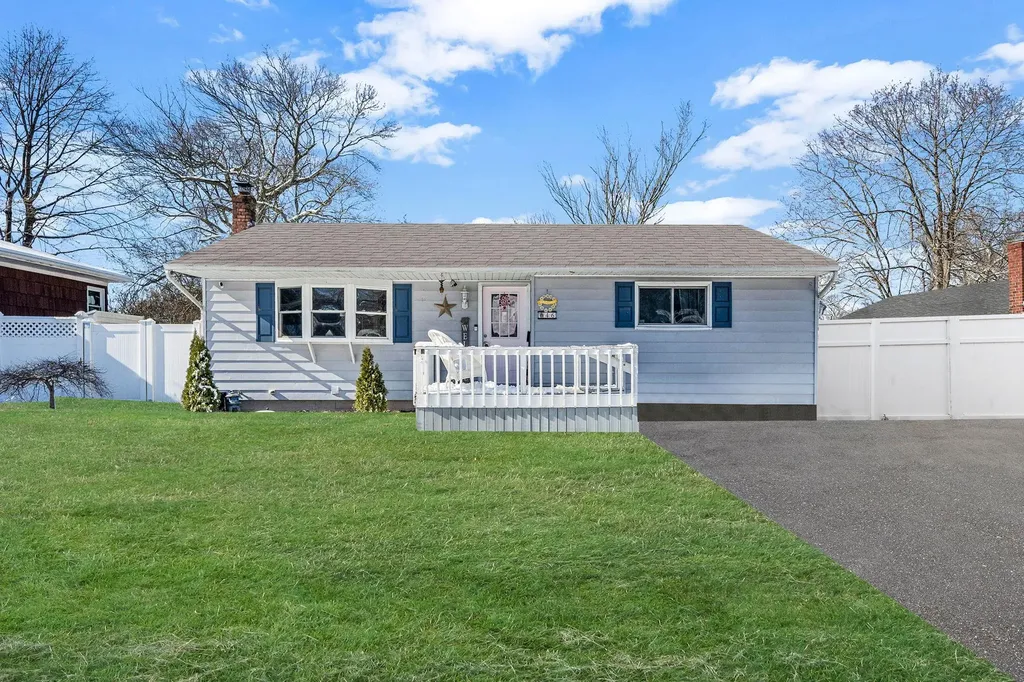46 Tangier Drive Brookhaven NY 11789