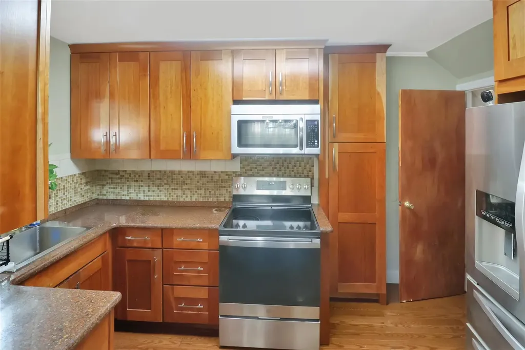 2862 Roosevelt Avenue Bronx NY 10465