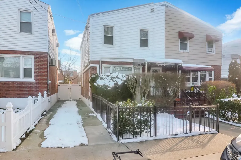 2862 Roosevelt Avenue Bronx NY 10465