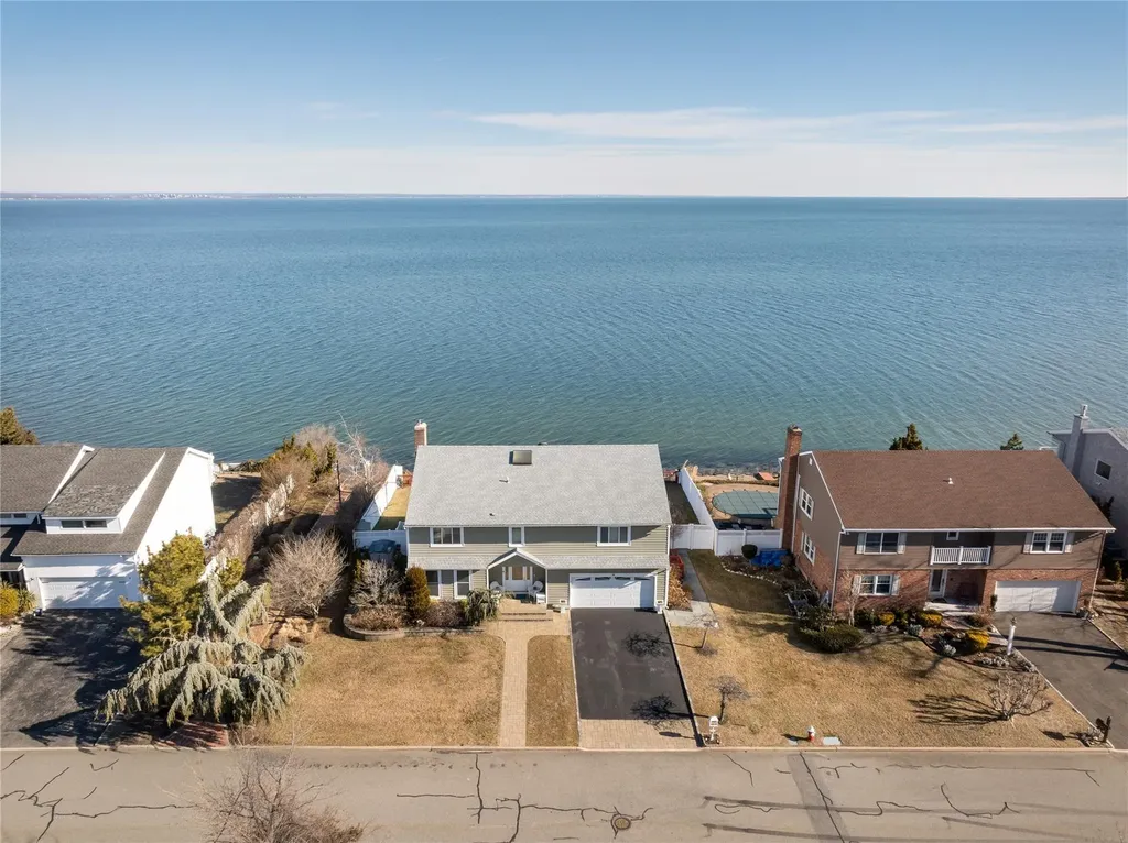 43 Oak Point Drive N Bayville NY 11709