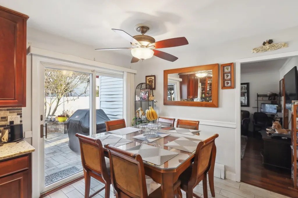 29 Whitfield Lane Coram NY 11727