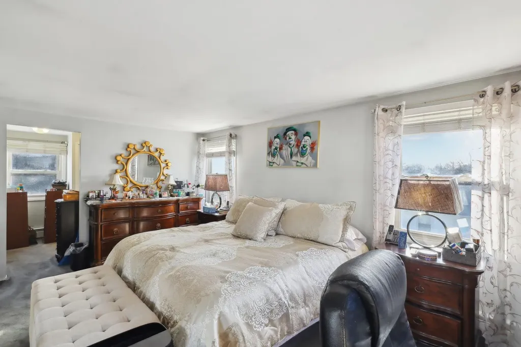 29 Whitfield Lane Coram NY 11727