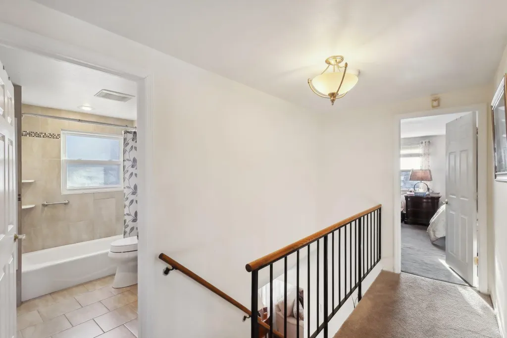 29 Whitfield Lane Coram NY 11727