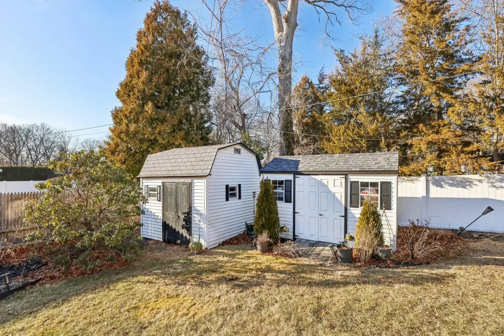 29 Whitfield Lane Coram NY 11727