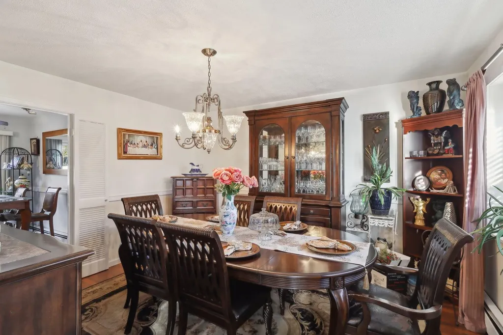 29 Whitfield Lane Coram NY 11727