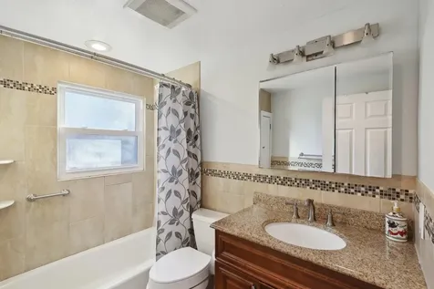 29 Whitfield Lane Coram NY 11727