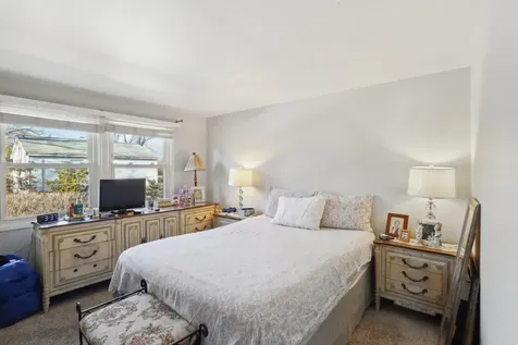 29 Whitfield Lane Coram NY 11727