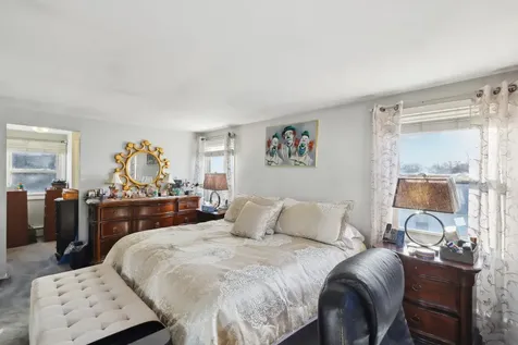 29 Whitfield Lane Coram NY 11727