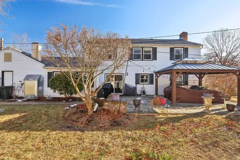 29 Whitfield Lane Coram NY 11727