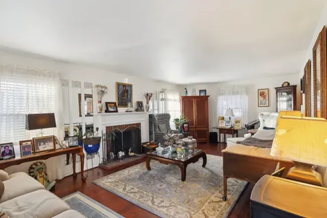 29 Whitfield Lane Coram NY 11727