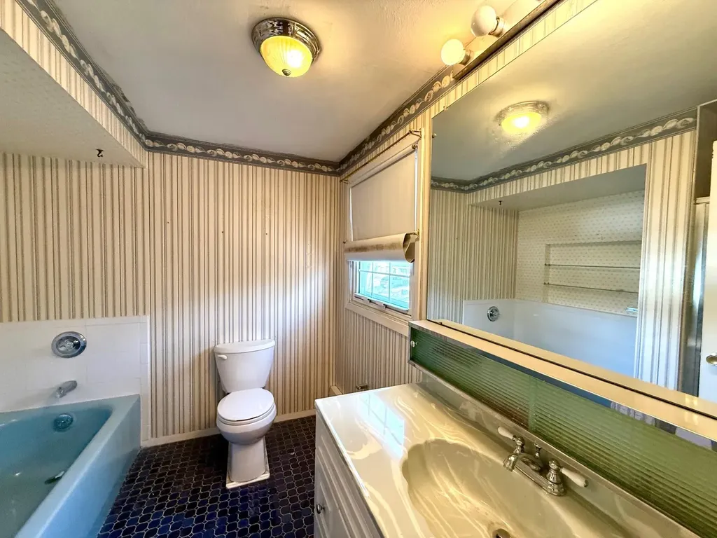 36 Shelbourne Lane Stony Brook NY 11790