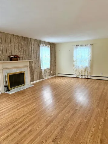 36 Shelbourne Lane Stony Brook NY 11790