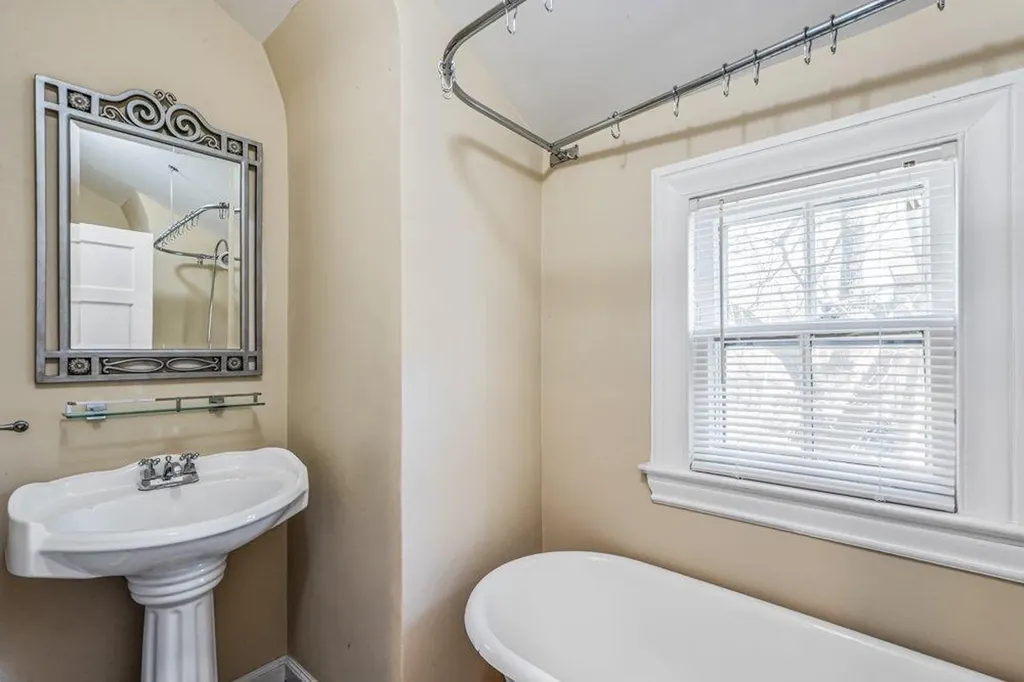 4456 Waldo Avenue Bronx NY 10471