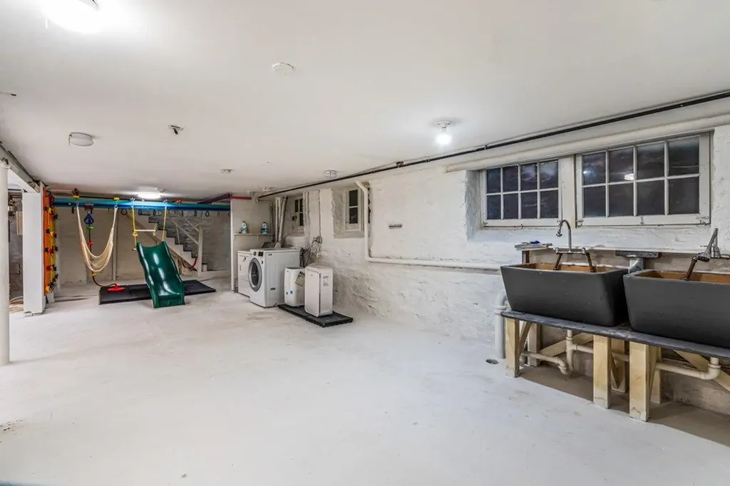 4456 Waldo Avenue Bronx NY 10471