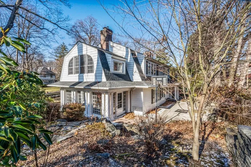 4456 Waldo Avenue Bronx NY 10471