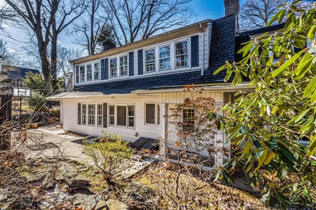 4456 Waldo Avenue Bronx NY 10471