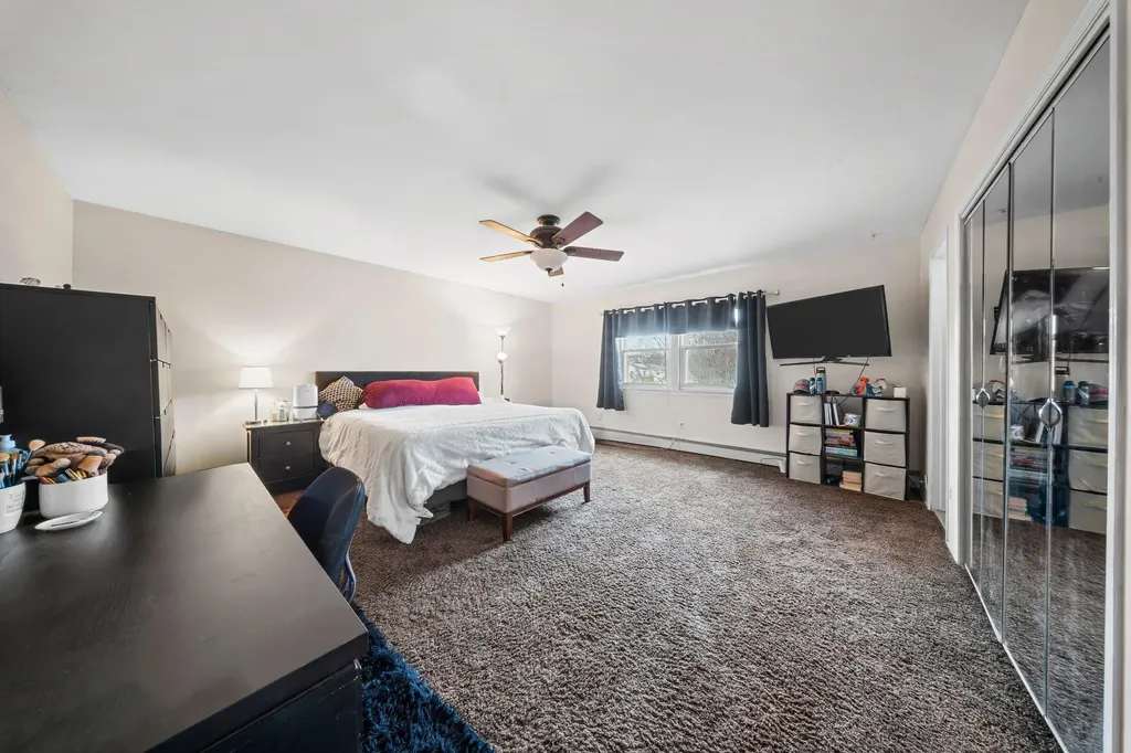 55 Waterman Court Babylon NY 11702