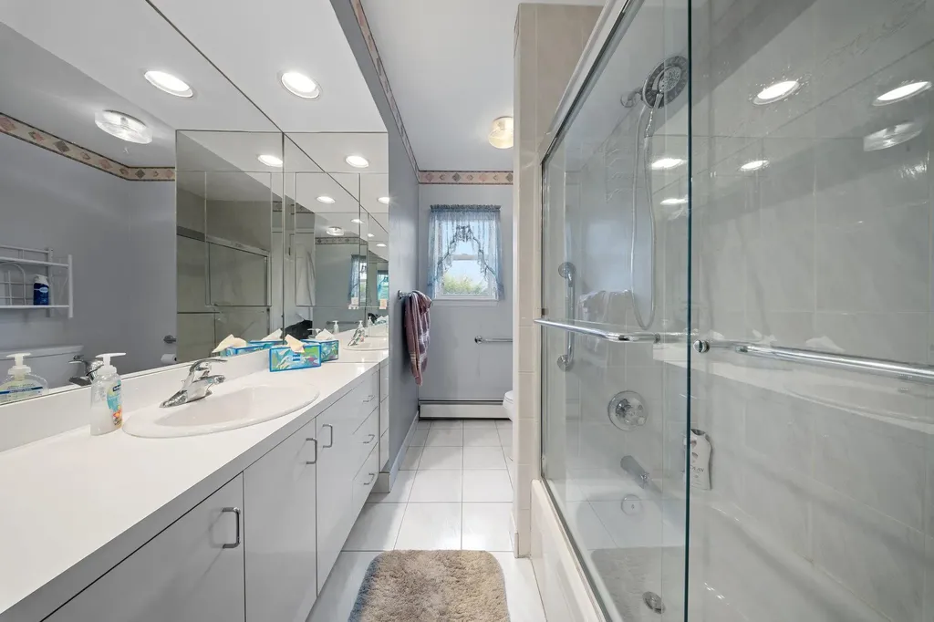 55 Waterman Court Babylon NY 11702