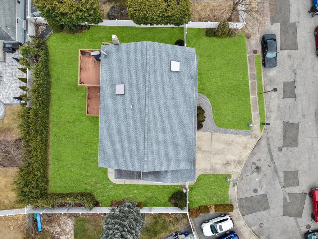55 Waterman Court Babylon NY 11702