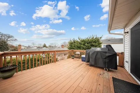 55 Waterman Court Babylon NY 11702