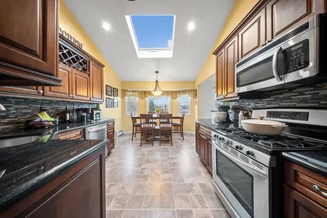 55 Waterman Court Babylon NY 11702
