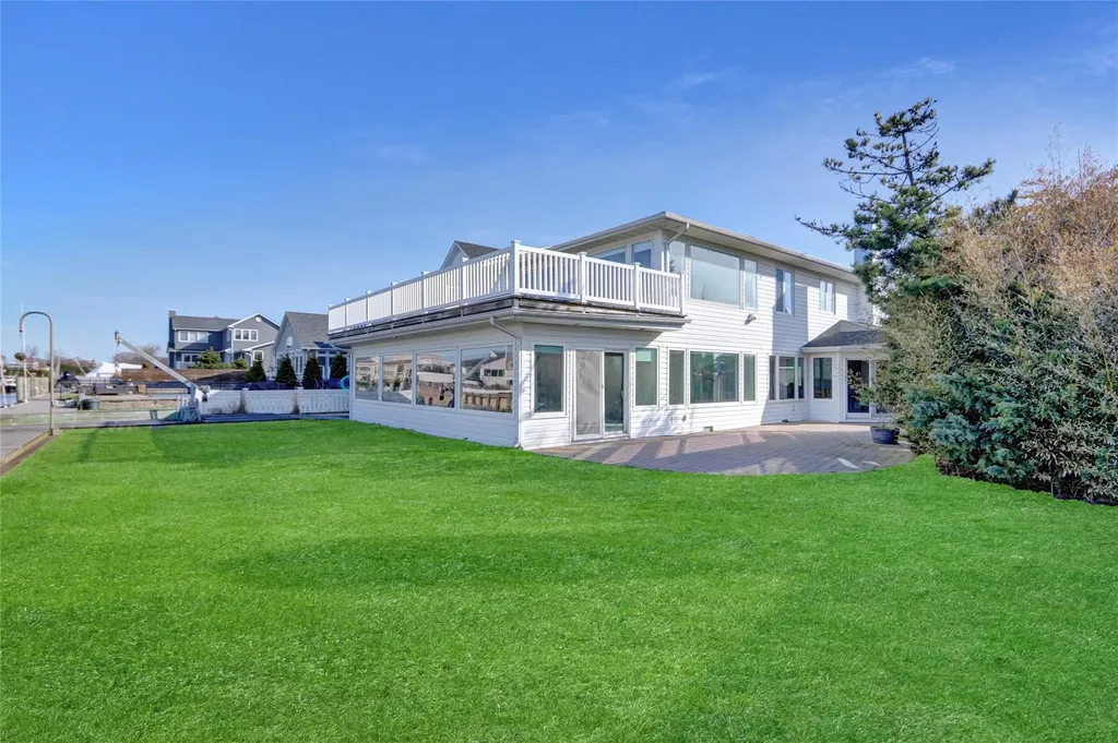 71 Leewater Avenue Massapequa NY 11758