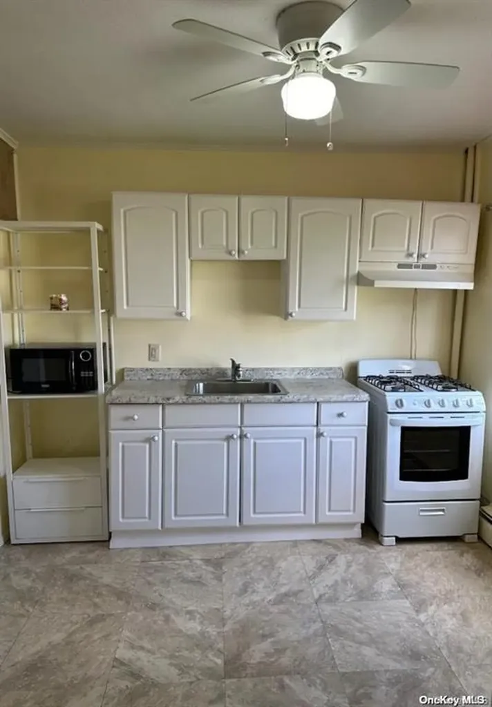 66 Gordon Avenue West Babylon NY 11704