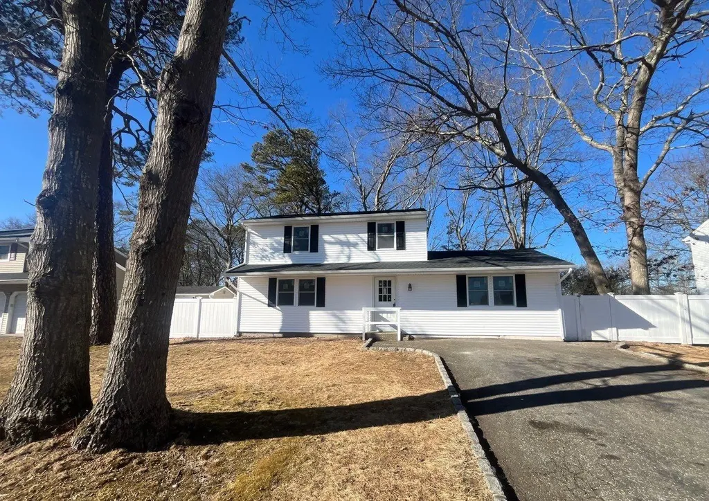 53 Ridge Haven Drive Brookhaven NY 11961