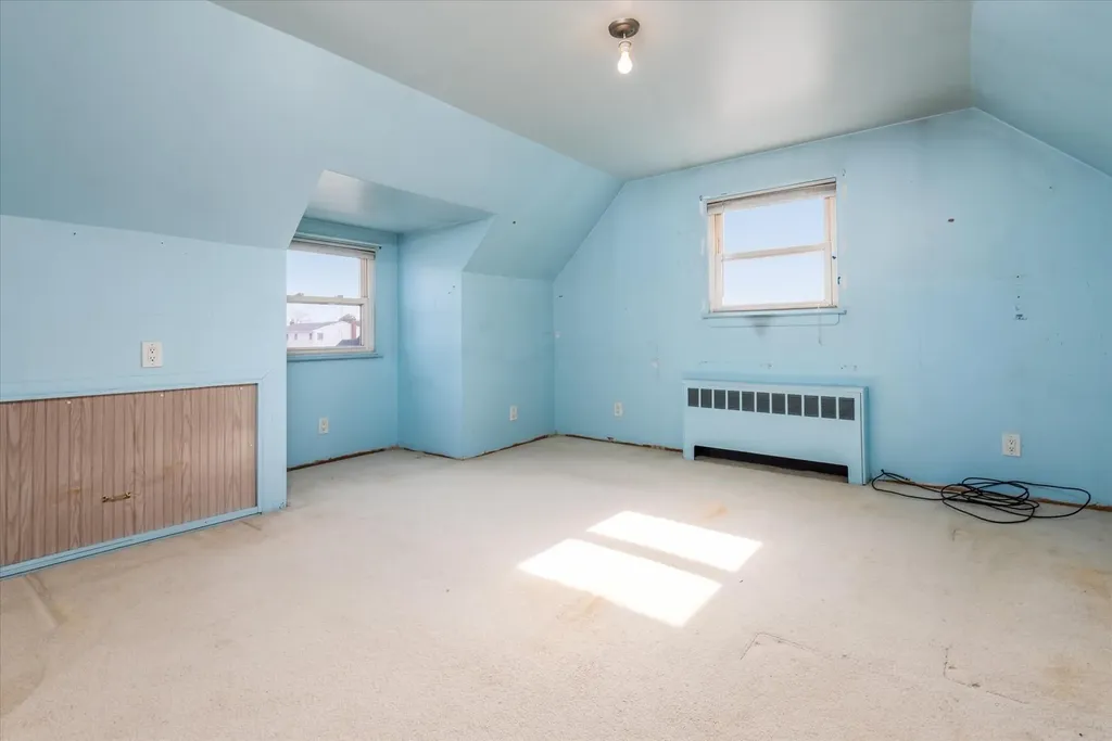 82 Manor Street Plainview NY 11803