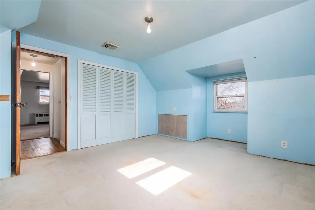 82 Manor Street Plainview NY 11803