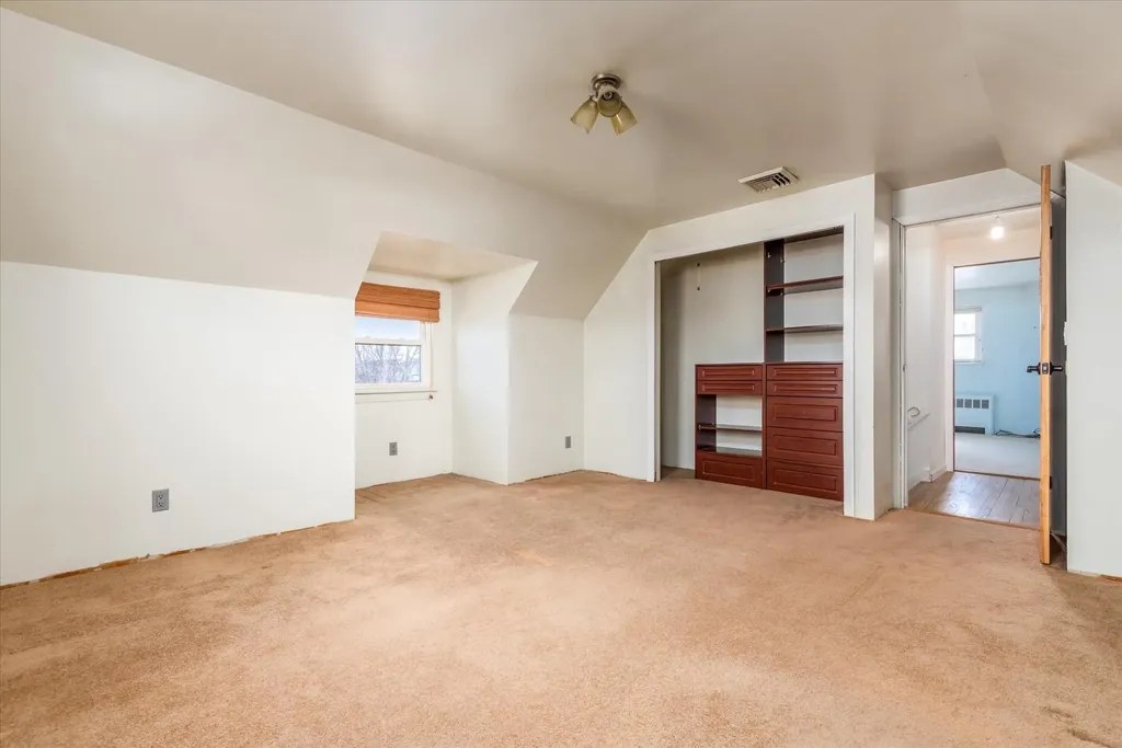 82 Manor Street Plainview NY 11803