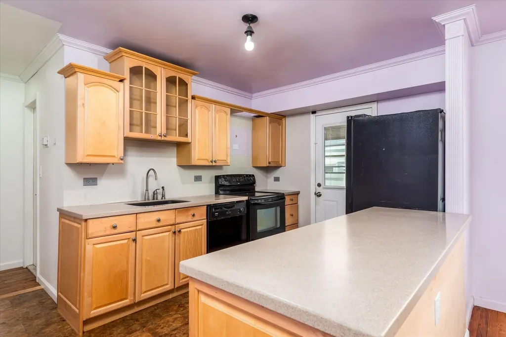 82 Manor Street Plainview NY 11803