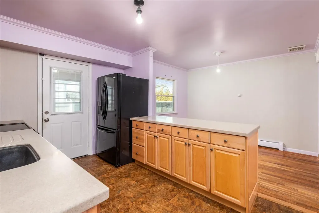 82 Manor Street Plainview NY 11803