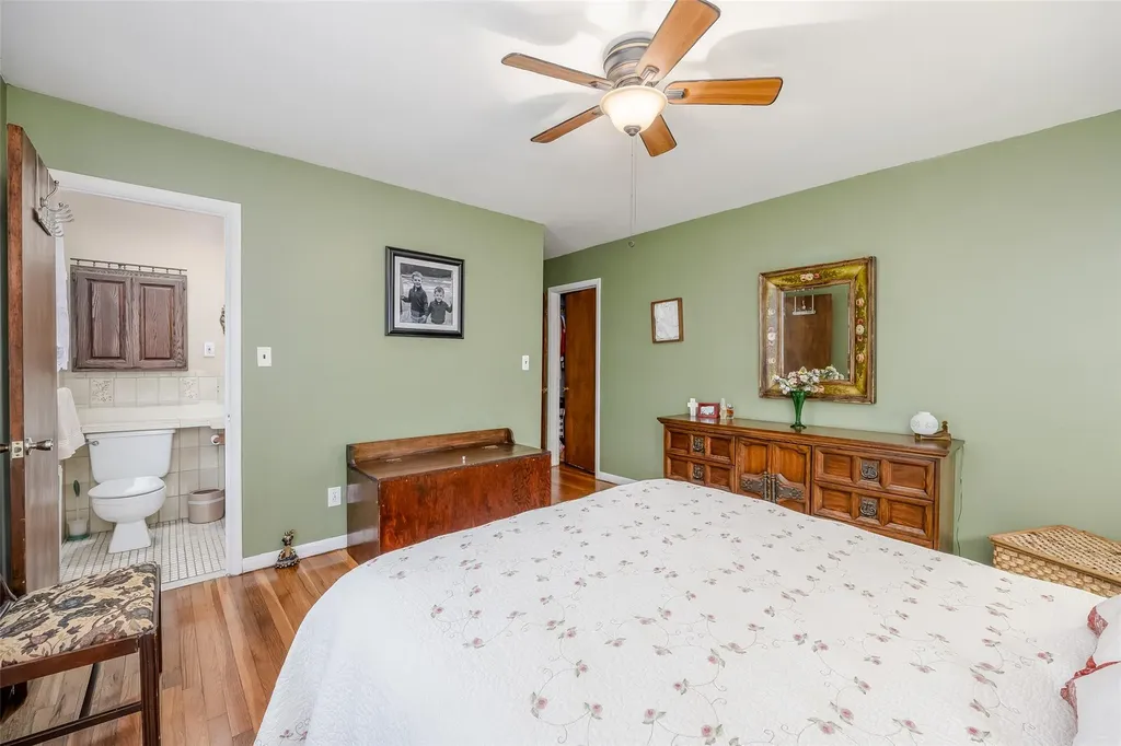 498 Kime Avenue West Islip NY 11795