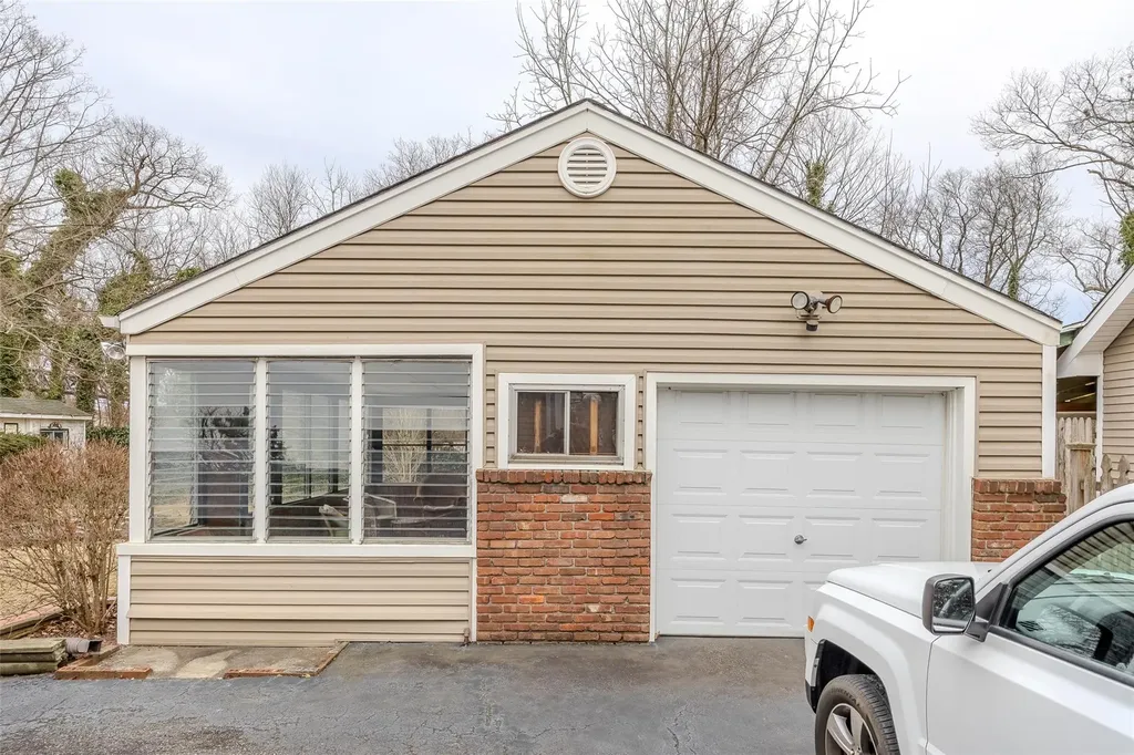 498 Kime Avenue West Islip NY 11795