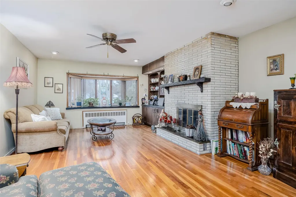 498 Kime Avenue West Islip NY 11795