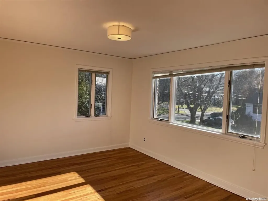 1 The Beachway Manhasset NY 11030