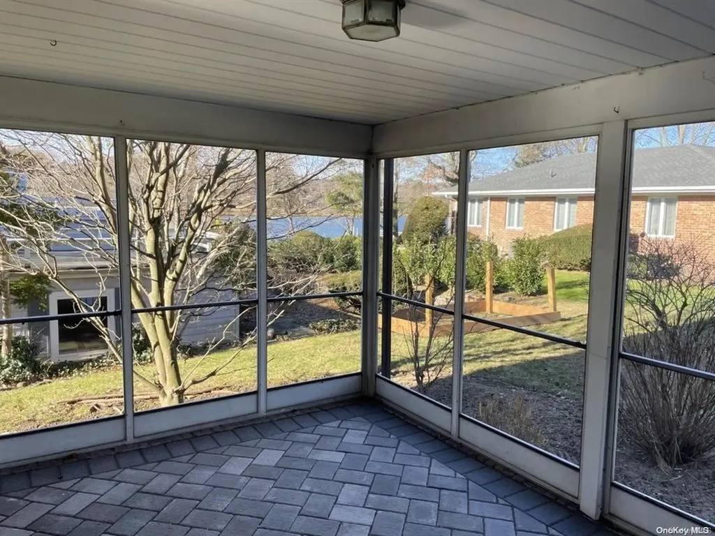 1 The Beachway Manhasset NY 11030
