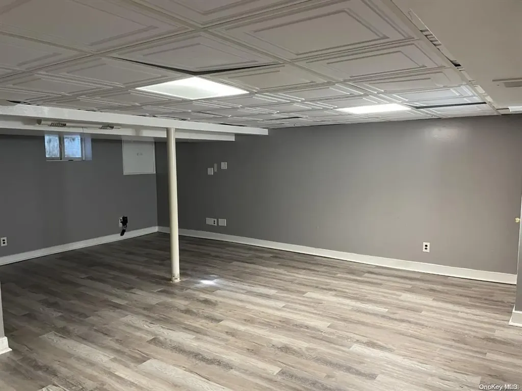 1 The Beachway Manhasset NY 11030