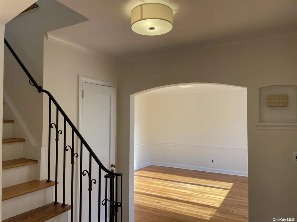 1 The Beachway Manhasset NY 11030