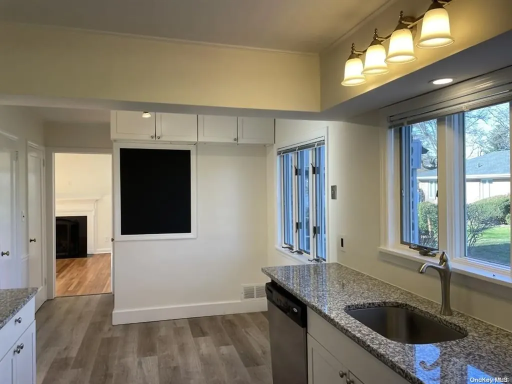 1 The Beachway Manhasset NY 11030