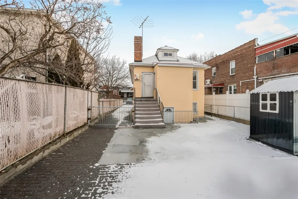 755 Calhoun Avenue Bronx NY 10465